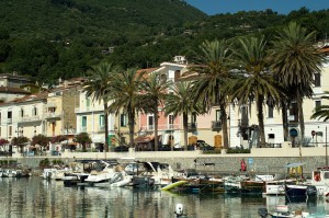 Tassa di soggiorno San Giovanni a Piro - guida obblighi e tutto dell'imposta di soggiorno per gli host - Particolare porto di Scario