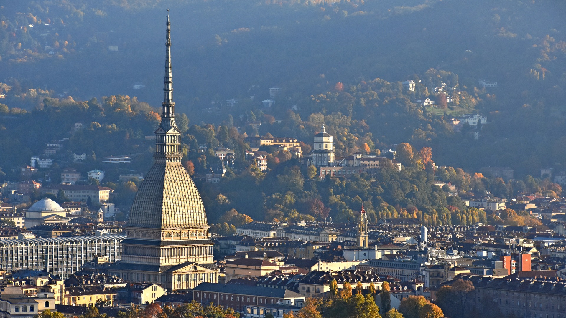 Airbnb a Torino, arriva la tassa di soggiorno: fino a 2 euro e 80 a ...